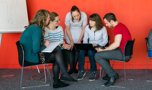 A group of QMU students working together