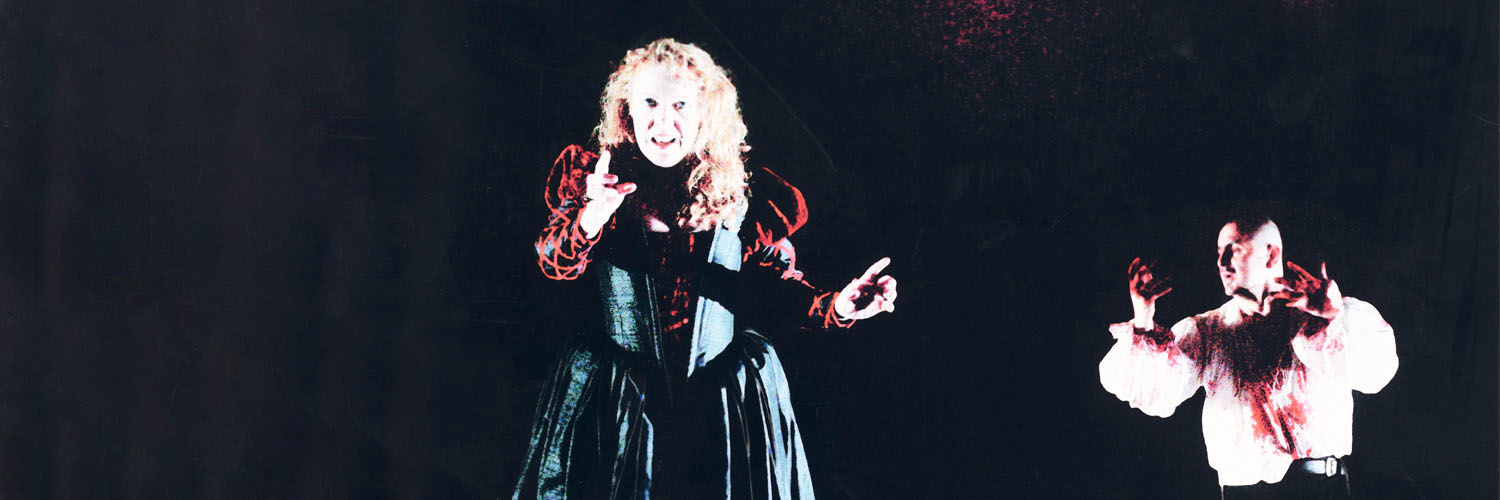 An image from Babbel Theatre’s Macbeth which ran at  the Gateway Theatre during the 2004 Edinburgh Festival Fringe, starring John Kazek. 