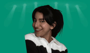 Headshot of student Shamama Fatima over a green background 