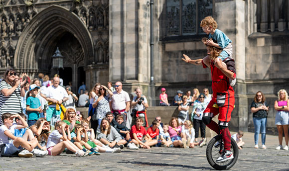 Chirimbolo at the Edinburgh Fringe Festival. Image Credit: Roberto Ricciuti
