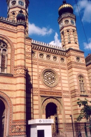 Image of building in Budapest