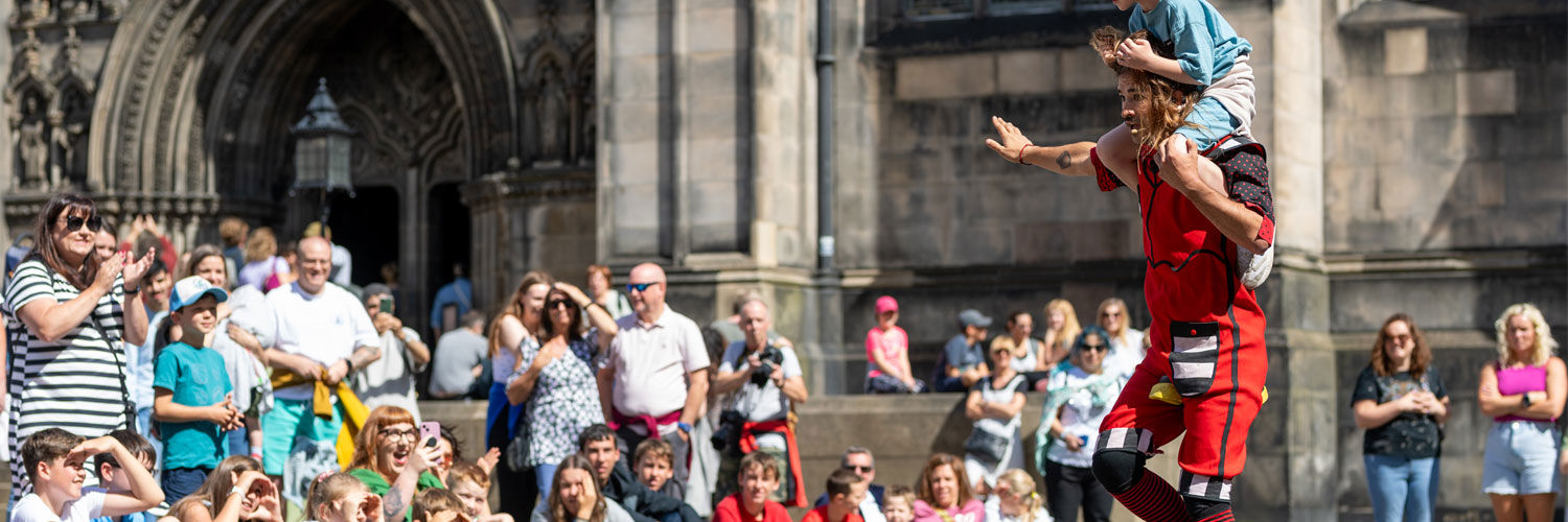 Chirimbolo at the Edinburgh Fringe Festival. Image Credit: Roberto Ricciuti